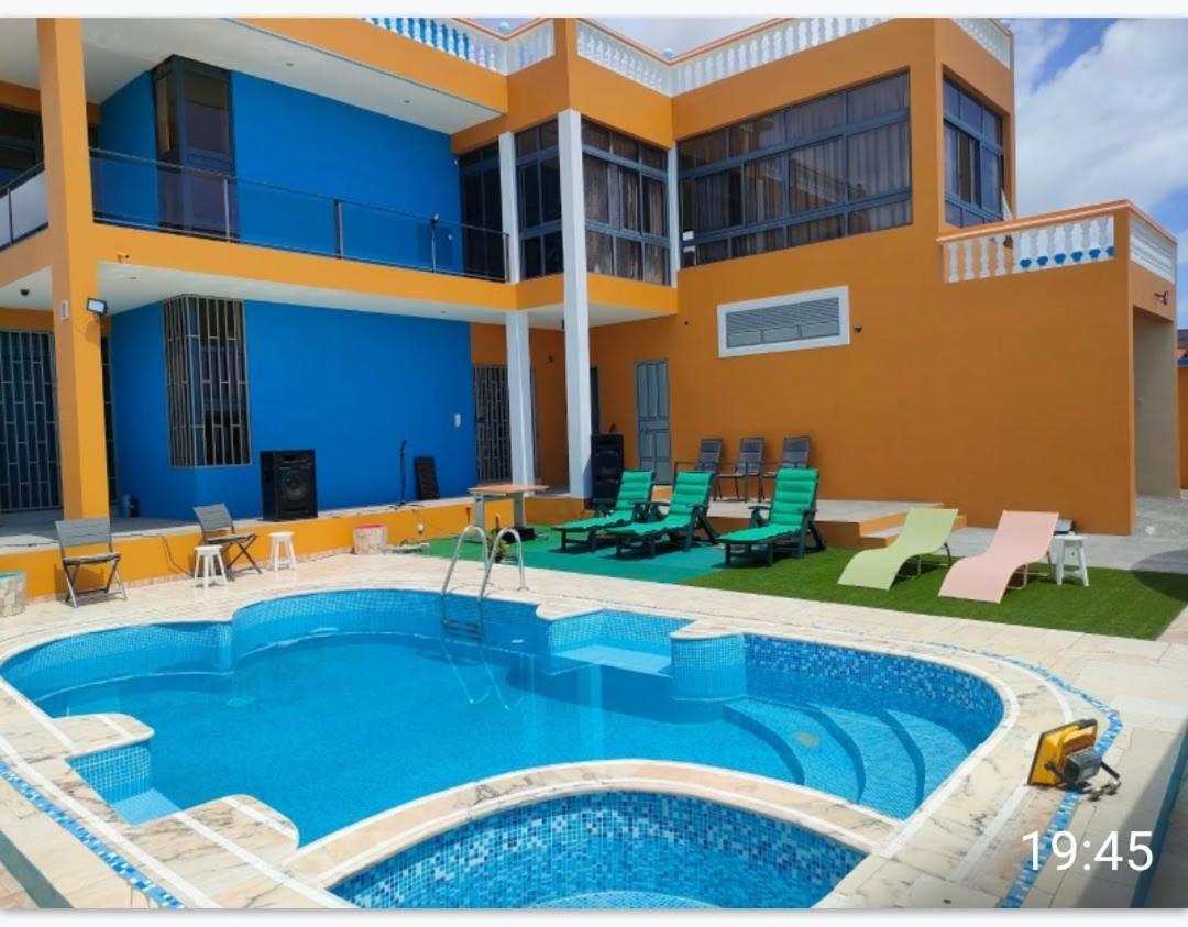 Residencial Oliveira Hotel Porto Novo Buitenkant foto