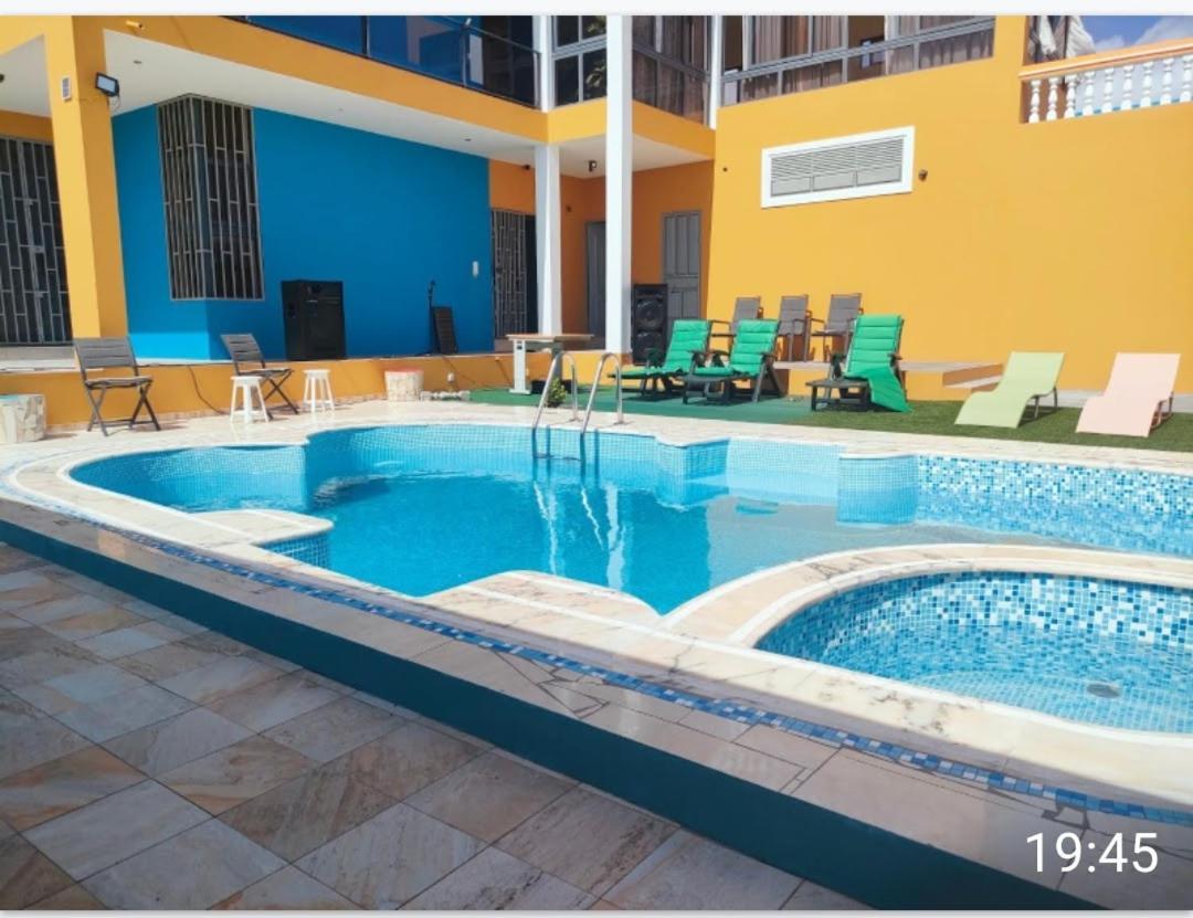 Residencial Oliveira Hotel Porto Novo Buitenkant foto